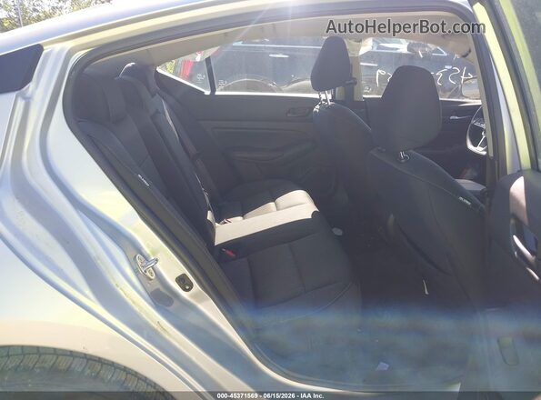 1N4BL4DV6RN390833 2024 NISSAN ALTIMA Silver VIN կոդի պիտակի տեսք