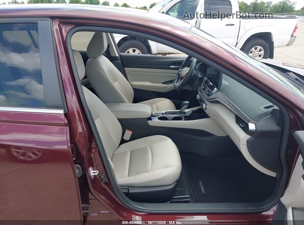 1N4BL4DV7RN357971 2024 NISSAN ALTIMA Бордовый Вид салона спереди
