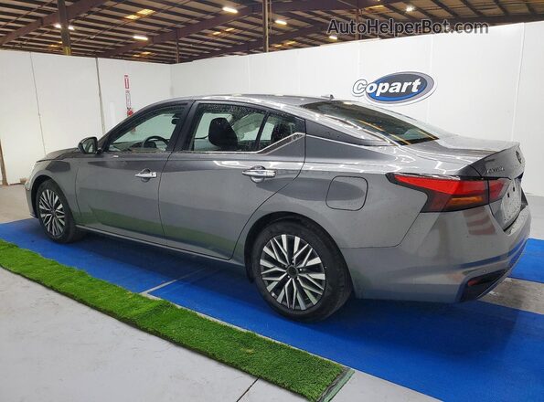 1N4BL4DV7SN320733 2025 NISSAN ALTIMA Gray Trasero izquierdo