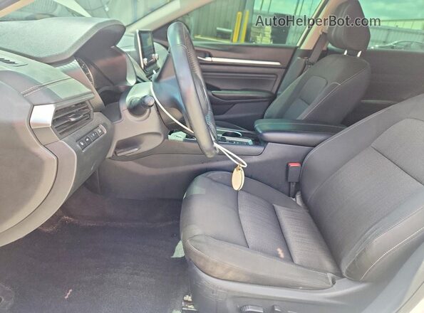 1N4BL4DV8MN314992 2021 NISSAN ALTIMA White Front interior view