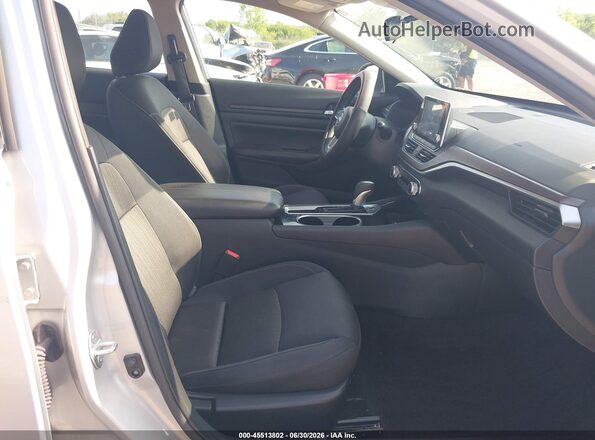 1N4BL4DV8RN347630 2024 NISSAN ALTIMA Серый Вид салона спереди
