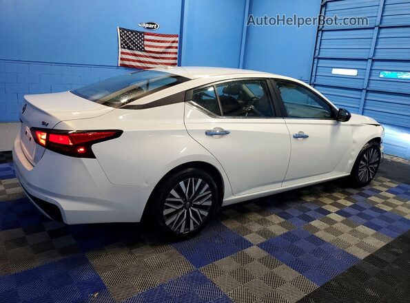 1N4BL4DV8RN433388 2024 NISSAN ALTIMA White Rear right