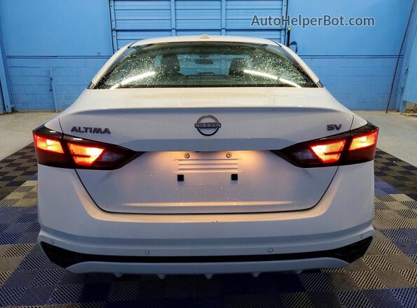 1N4BL4DV8RN433388 2024 NISSAN ALTIMA White Rear view