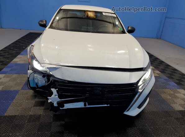 1N4BL4DV8RN433388 2024 NISSAN ALTIMA White 360 interior view