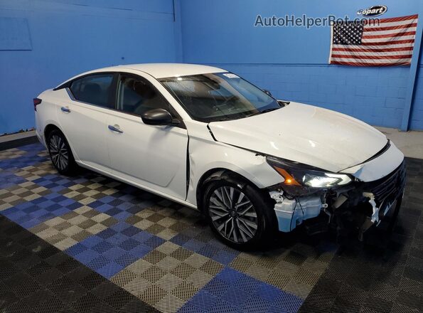 1N4BL4DV8RN433388 2024 NISSAN ALTIMA White 