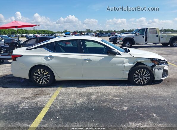 1N4BL4DV8SN356267 2025 NISSAN ALTIMA White Widok z przodu