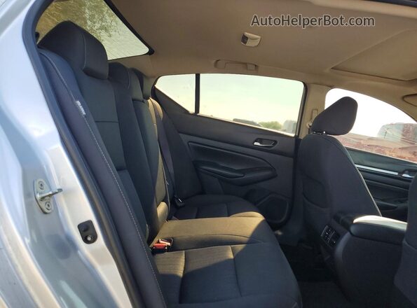 1N4BL4DVXKC124538 2019 NISSAN ALTIMA Gray Rear seats view