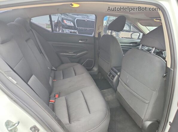 1N4BL4DVXKC214756 2019 NISSAN ALTIMA White Rear seats view