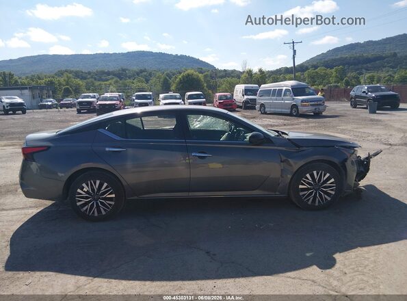 1N4BL4DVXRN370892 2024 NISSAN ALTIMA Gray Rear interior view