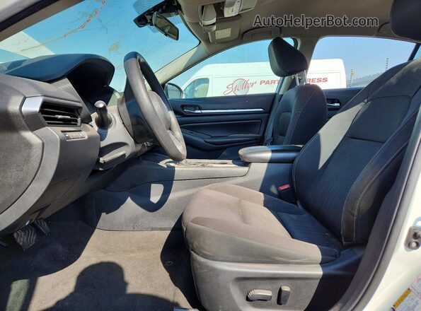 1N4BL4DW2NN355287 2022 NISSAN ALTIMA White Вид салону спереду