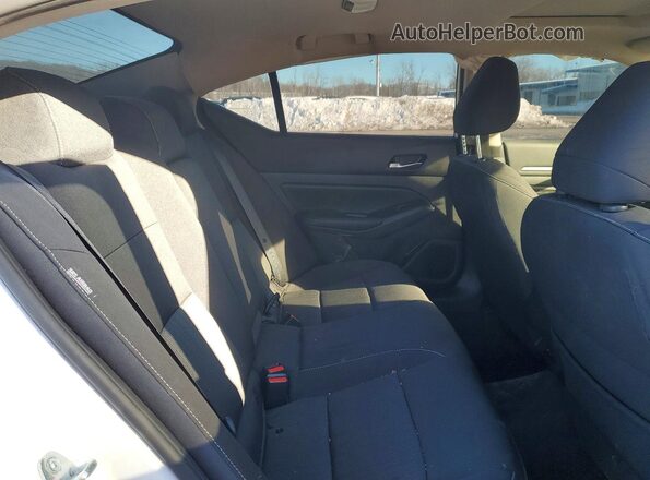 1N4BL4DW4NN380059 2022 NISSAN ALTIMA White Հետևի նստատեղերի տեսք