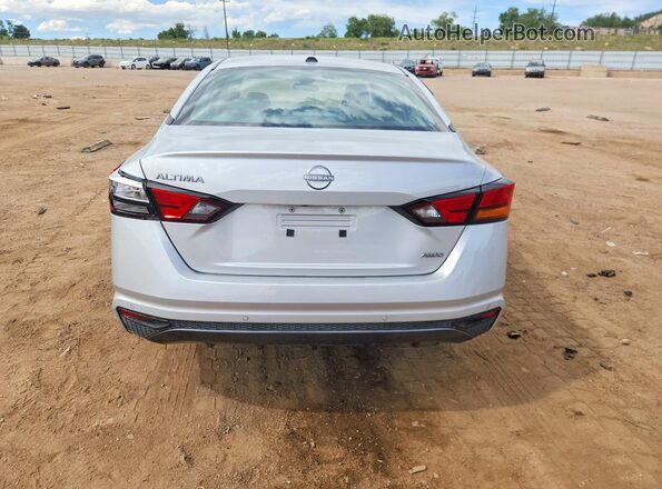 1N4BL4DW4TN308677 2026 NISSAN ALTIMA Серебряный Вид сзади