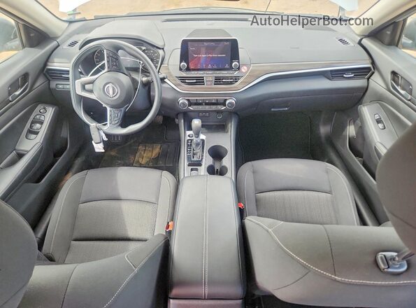 1N4BL4DW4TN308677 2026 NISSAN ALTIMA Серебряный Вид панели приборов