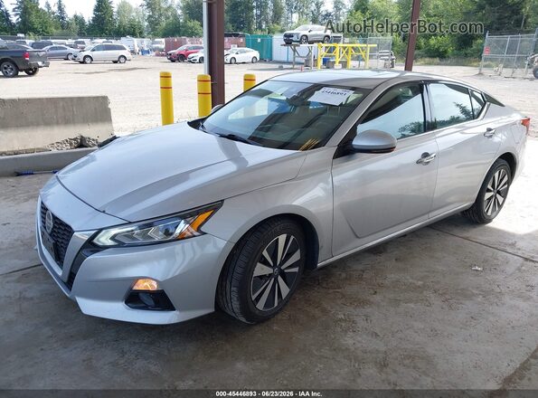 1N4BL4DW8LC218010 2020 NISSAN ALTIMA Silver Առջևի ձախ երեք քառորդ տեսարան