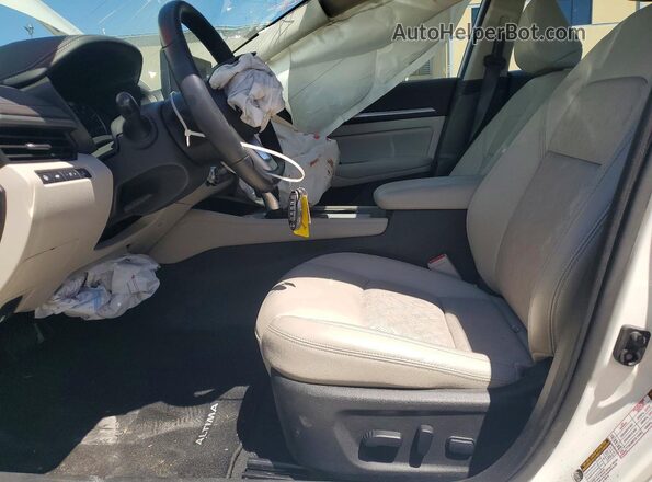 1N4BL4EW2RN353169 2024 NISSAN ALTIMA White Вид салону спереду