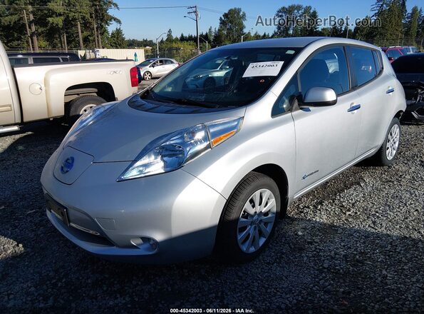 1N4BZ0CP6HC304361 2017 NISSAN LEAF Silver Vista tres cuartos delantera izquierda