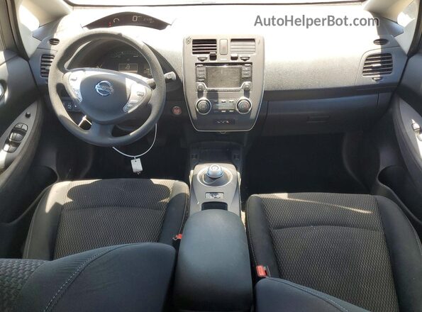 1N4BZ0CP8GC313643 2016 NISSAN LEAF Черный Вид панели приборов