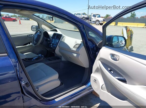 1N4BZ0CP8HC302272 2017 NISSAN LEAF Blue წინა სალონის ხედი