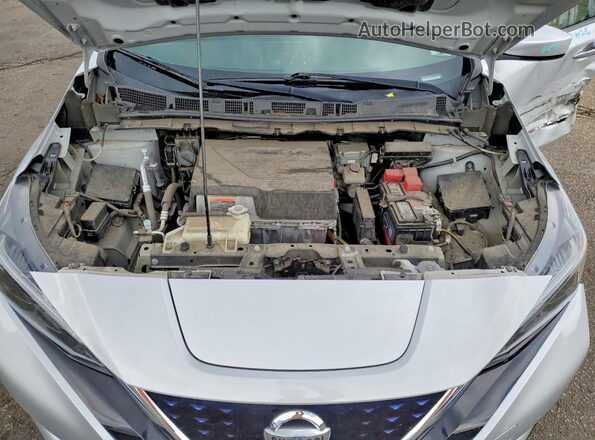 1N4BZ1BPXLC308039 2020 NISSAN LEAF Silver Widok wnętrza z tyłu