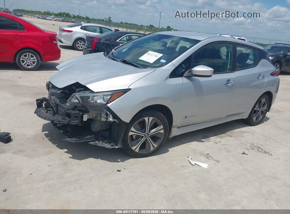 1N4BZ1CP2KC310395 2019 NISSAN LEAF Silver Vista tres cuartos delantera izquierda
