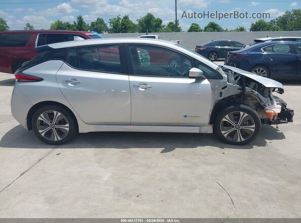 1N4BZ1CP2KC310395 2019 NISSAN LEAF Silver Vista interior trasera