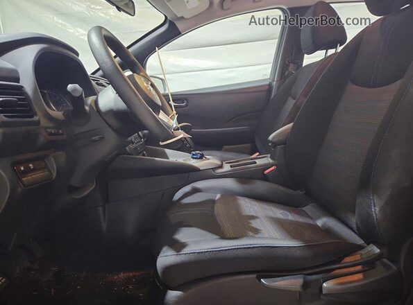 1N4BZ1CP2KC315869 2019 NISSAN LEAF Black Вид салону спереду