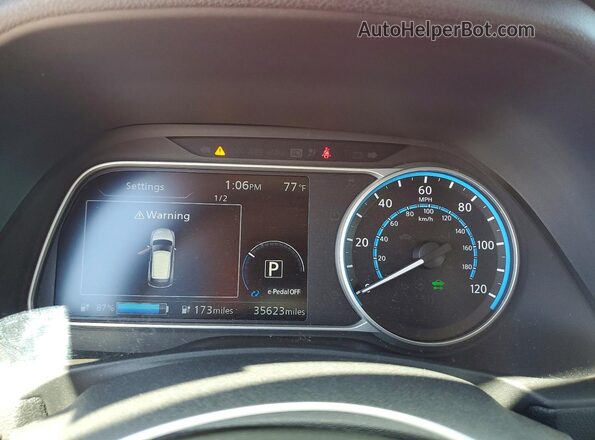 1N4BZ1CP4KC320961 2019 NISSAN LEAF Red Вид щитка приладів