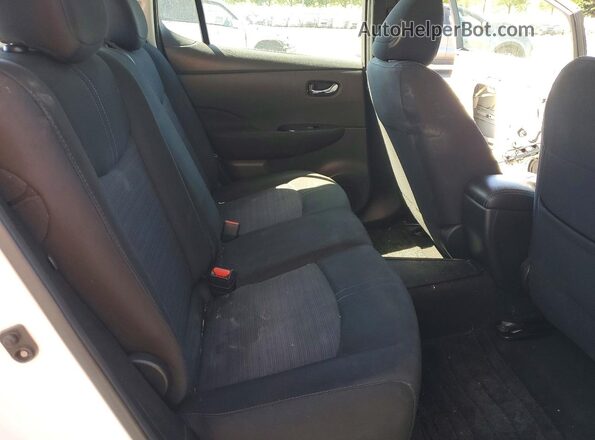 1N4BZ1CP9KC321538 2019 NISSAN LEAF White Rear seats view