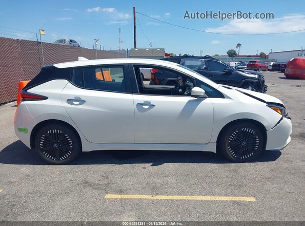 1N4CZ1CV2PC552016 2023 NISSAN LEAF Белый Вид задней части салона