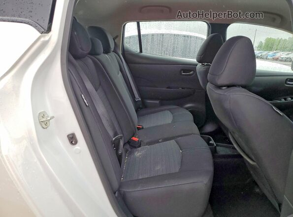 1N4CZ1CV6RC551406 2024 NISSAN LEAF White უკანა სალონის ხედი