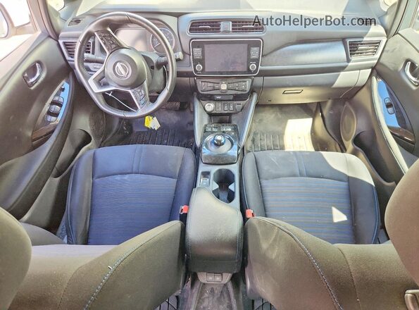 1N4CZ1CV6SC563643 2025 NISSAN LEAF Белый Вид панели приборов