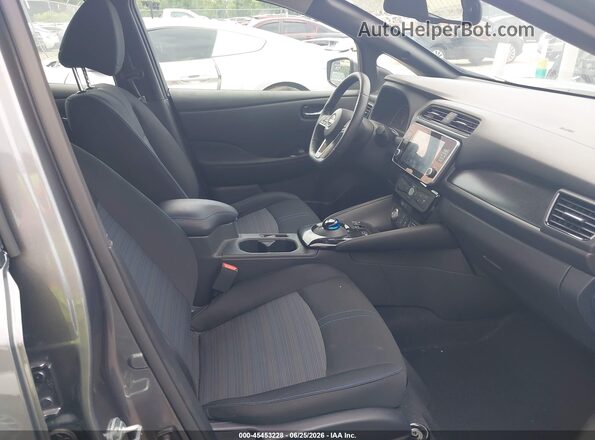 1N4CZ1CV7PC553226 2023 NISSAN LEAF Серый Вид салона спереди