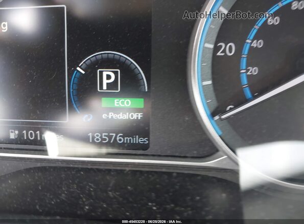 1N4CZ1CV7PC553226 2023 NISSAN LEAF Серый 