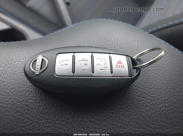 1N4CZ1CV7PC553226 2023 NISSAN LEAF Серый Вид панели приборов