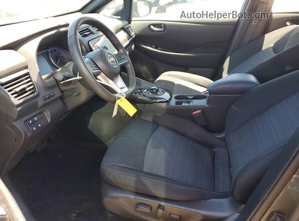 1N4CZ1CV7SC557656 2025 NISSAN LEAF Gray Widok wnętrza z przodu