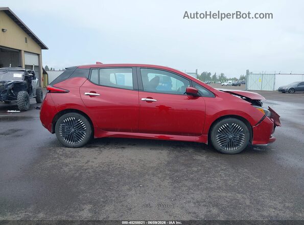 1N4CZ1CV8PC562405 2023 NISSAN LEAF Red Vista interior trasera