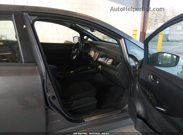 1N4CZ1CV8SC566947 2025 NISSAN LEAF Gray Սալոնի դիմացի տեսք