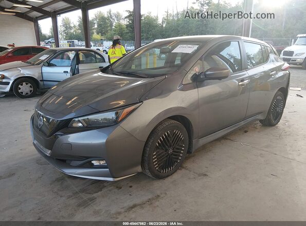 1N4CZ1CV8SC566947 2025 NISSAN LEAF Gray Առջևի ձախ երեք քառորդ տեսարան
