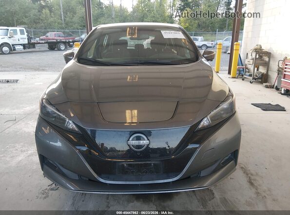 1N4CZ1CV8SC566947 2025 NISSAN LEAF Gray Սարքավորումների վահանակի տեսք
