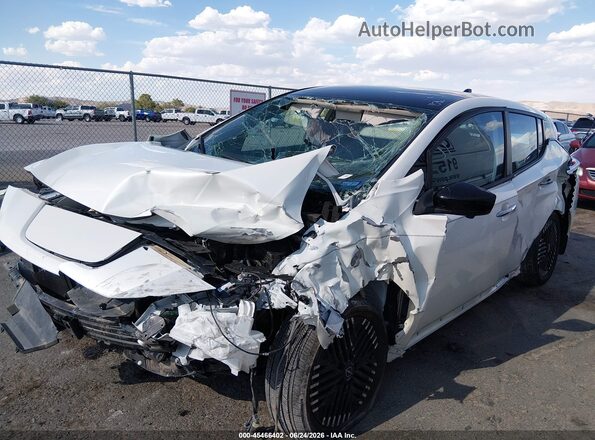 1N4CZ1CV9RC554154 2024 NISSAN LEAF White 360 interior view