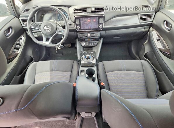 1N4CZ1CV9SC560851 2025 NISSAN LEAF Gray Vista del salpicadero
