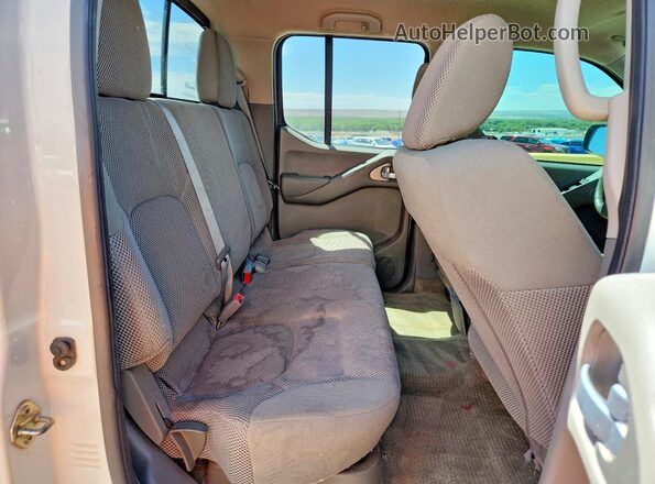 1N6AD0EV1HN700652 2017 NISSAN FRONTIER White Vista de los asientos traseros