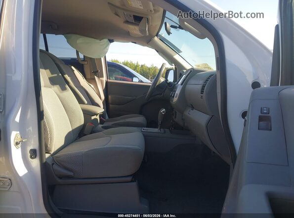 1N6AD0EV2KN719699 2019 NISSAN FRONTIER Белый Вид салона спереди