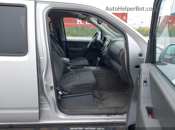 1N6AD0EV6JN739775 2018 NISSAN FRONTIER Silver Widok wnętrza z przodu