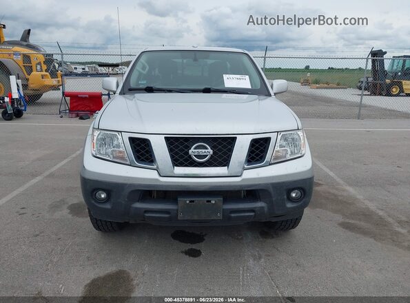 1N6AD0EV6JN739775 2018 NISSAN FRONTIER Silver Widok zestawu wskaźników