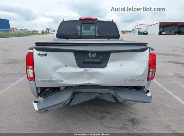 1N6AD0EV6JN739775 2018 NISSAN FRONTIER Silver Widok z przodu