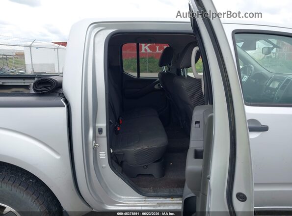 1N6AD0EV6JN739775 2018 NISSAN FRONTIER Silver Widok naklejki z numerem VIN