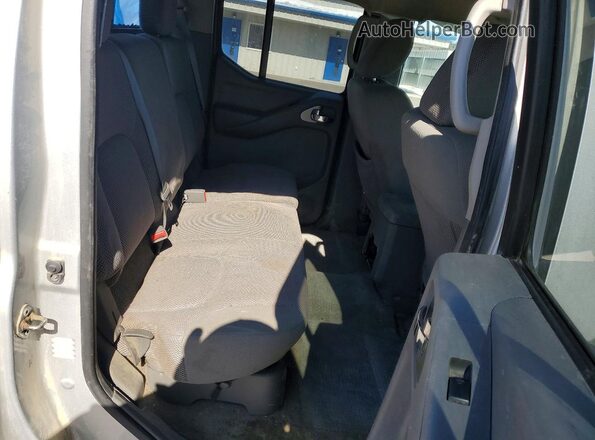 1N6AD0EV8GN773791 2016 NISSAN FRONTIER Silver Widok tylnych siedzeń
