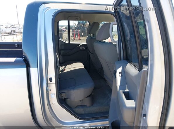 1N6AD0FR2HN734018 2017 NISSAN FRONTIER Silver VIN sticker view