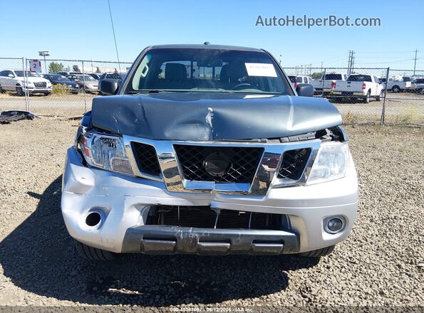 1N6AD0FR2HN734018 2017 NISSAN FRONTIER Silver Rear interior view